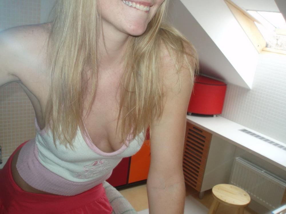 25P Naughty Girlfriends 09