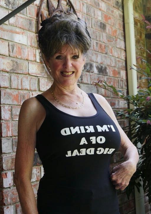 20P Mature ladies braless cleavage pokies 141