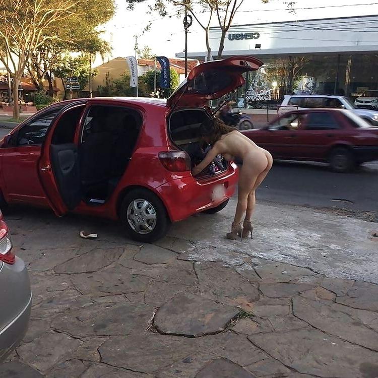 18P Flashing In Public