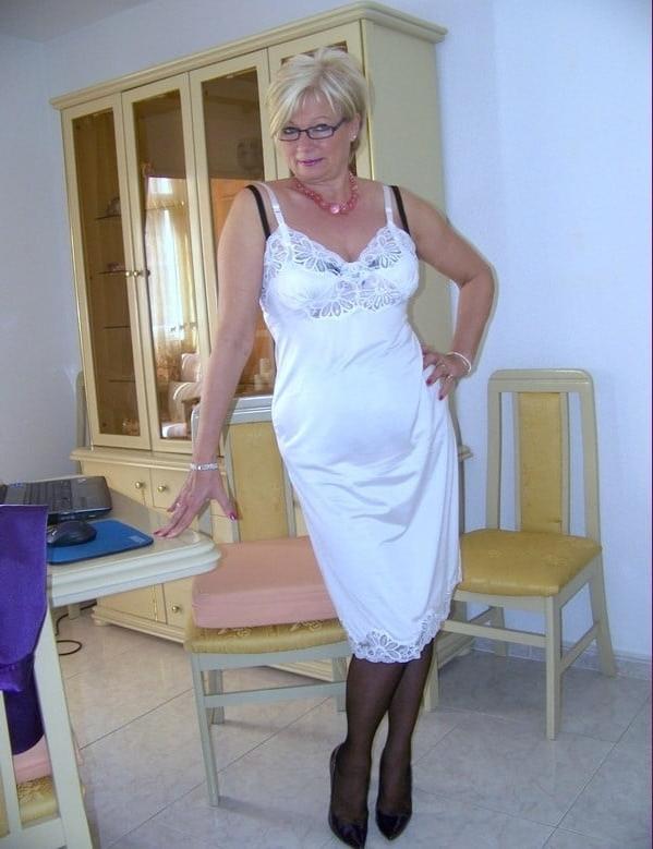 25P Satin slips and Petticoat 2