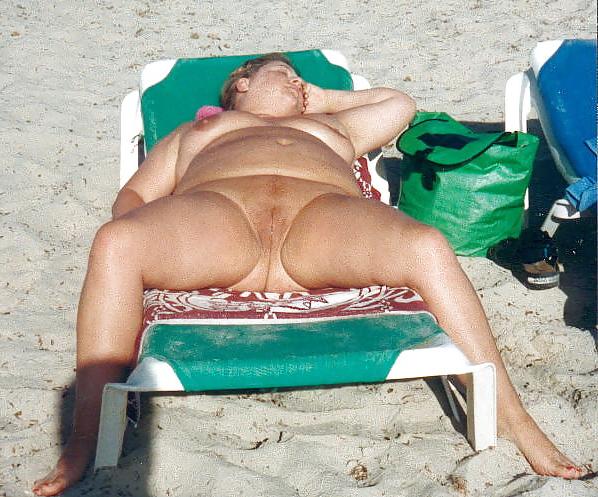 20P Naked outdoor 2 (bbw special)