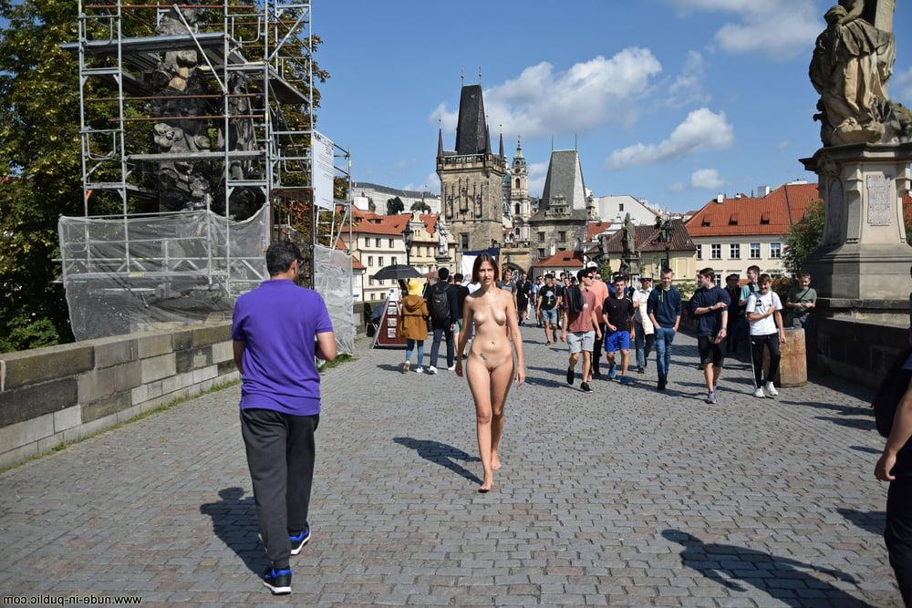 25P Nude in Public 04