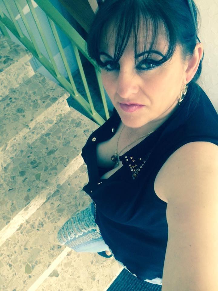 25P ROU ROMANIAN MILFS 54 MOM HAS A GREAT CLEAVAGE