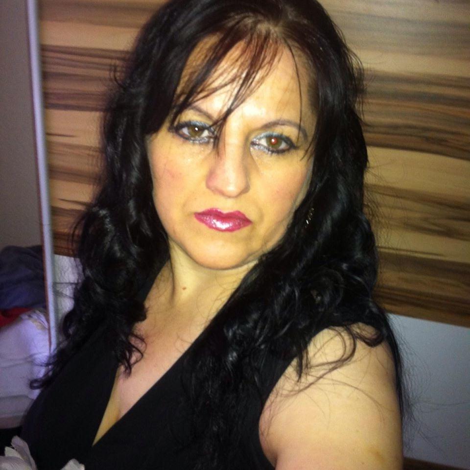 25P ROU ROMANIAN MILFS 54 MOM HAS A GREAT CLEAVAGE