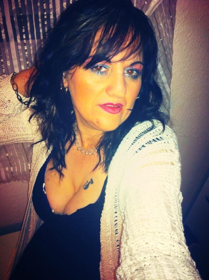25P ROU ROMANIAN MILFS 54 MOM HAS A GREAT CLEAVAGE