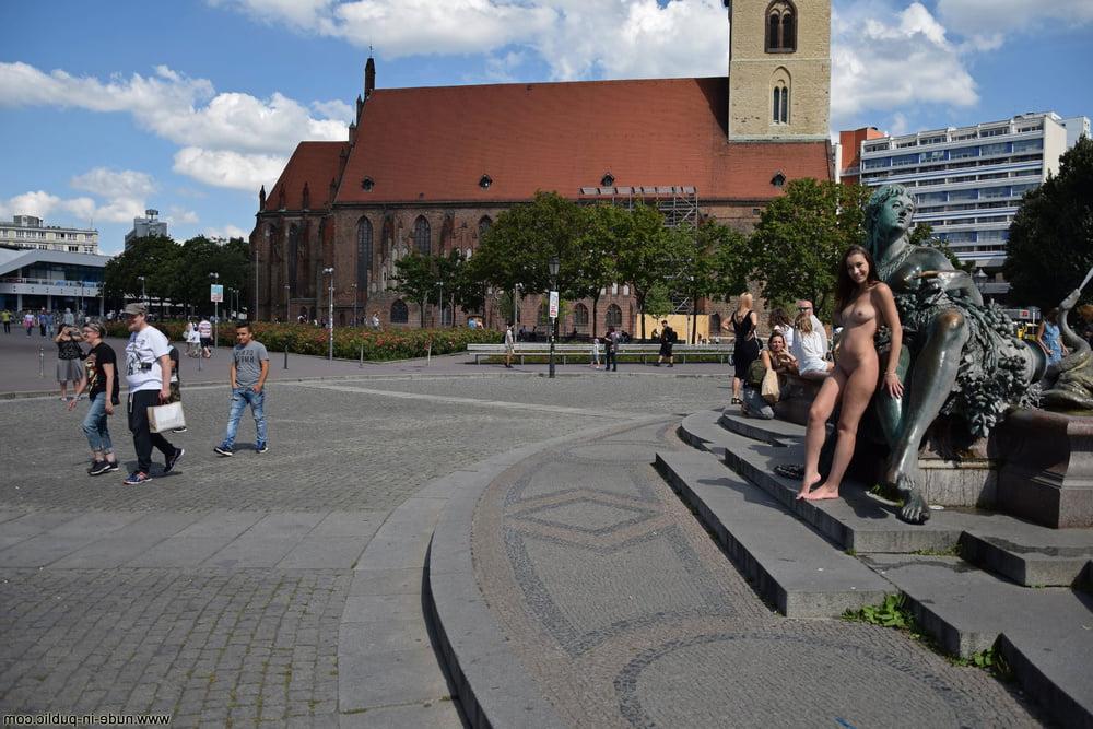 23P Nude in Public 03
