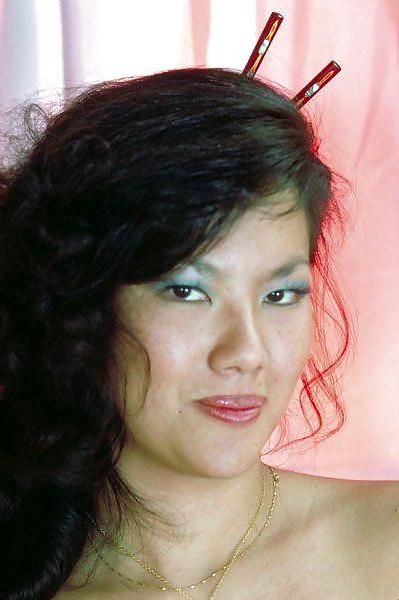 25P Retro Asian Beauty Mai Lin