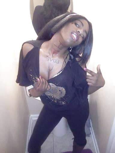 22P Busty Black tease From SmutDates.com