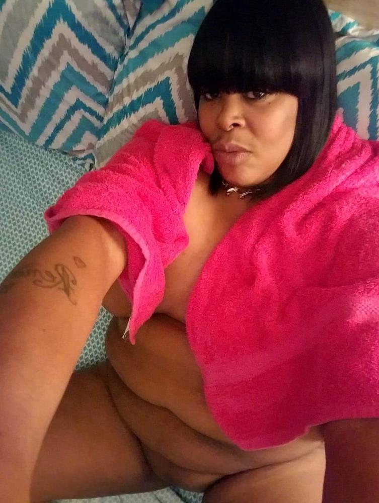 25P Black Grandma wants love 2020
