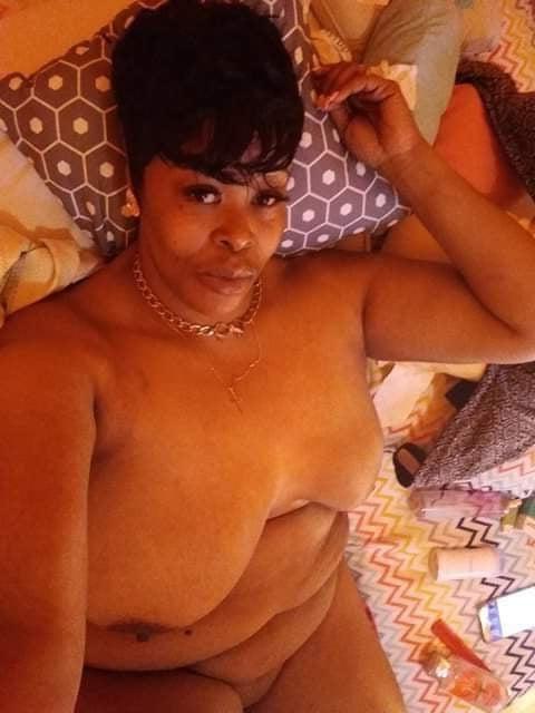 25P Black Grandma wants love 2020