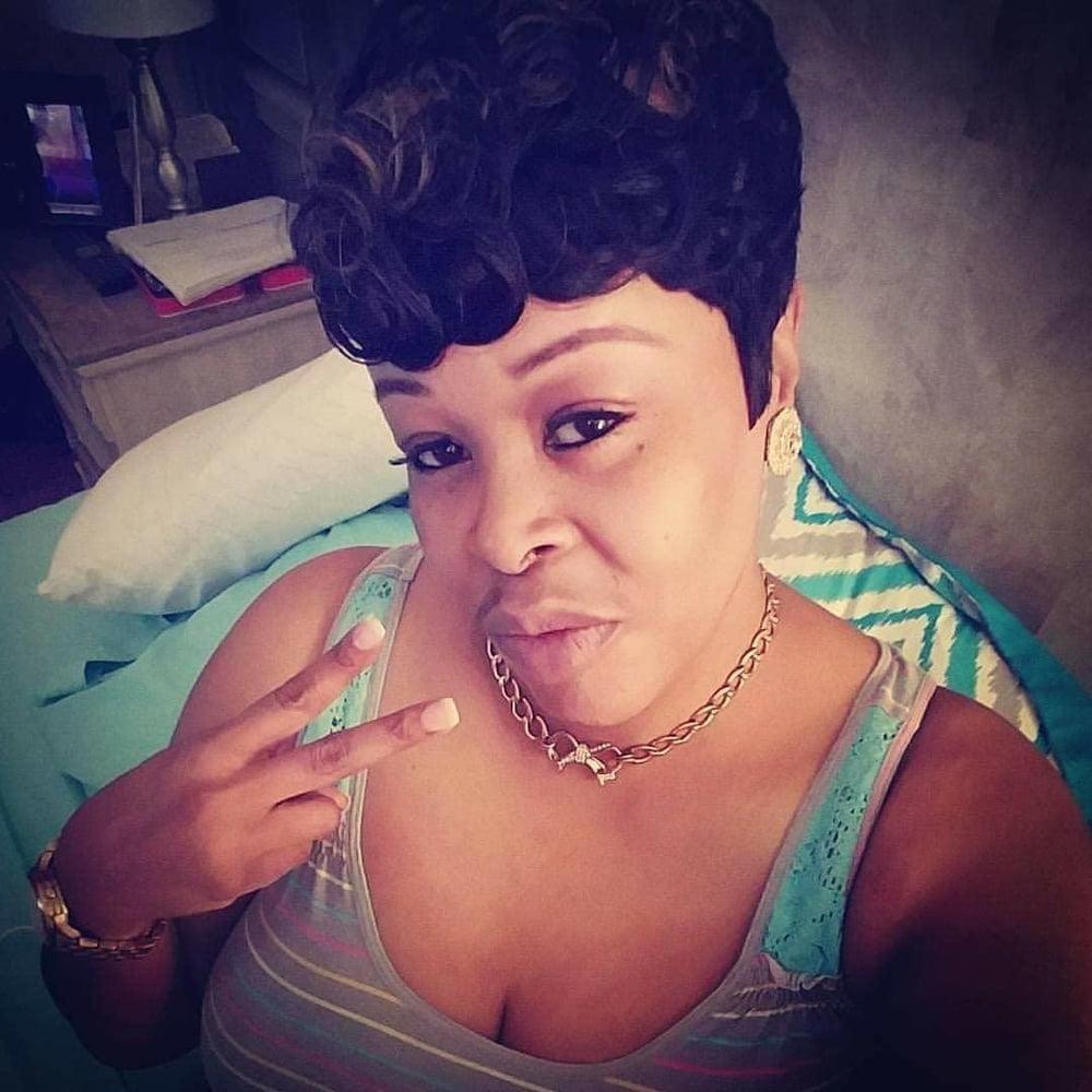 25P Black Grandma wants love 2020