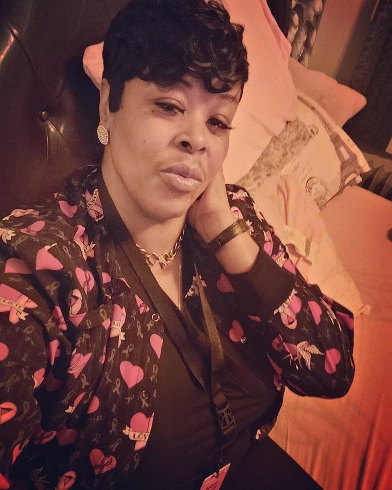 25P Black Grandma wants love 2020