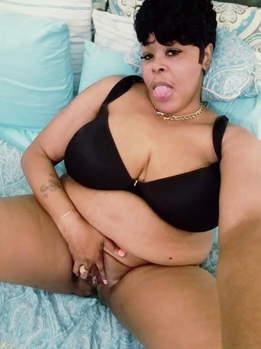 25P Black Grandma wants love 2020
