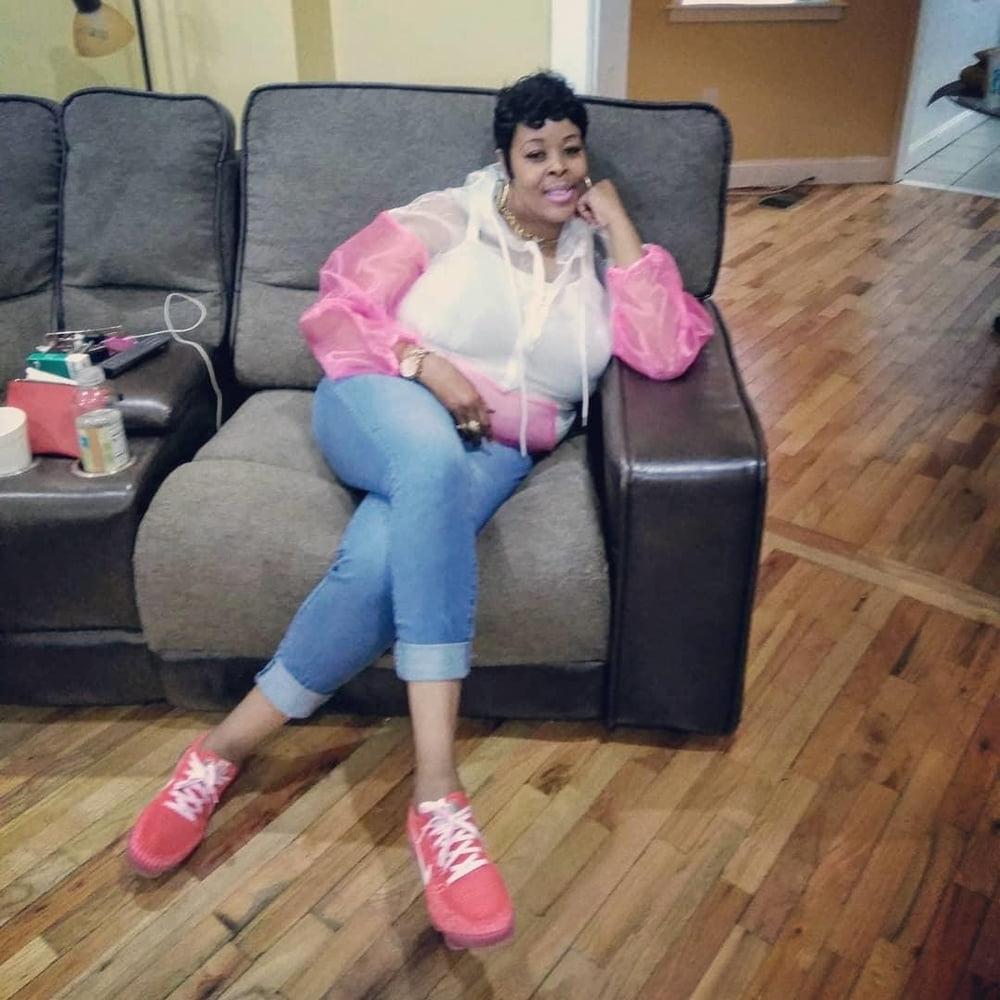 25P Black Grandma wants love 2020