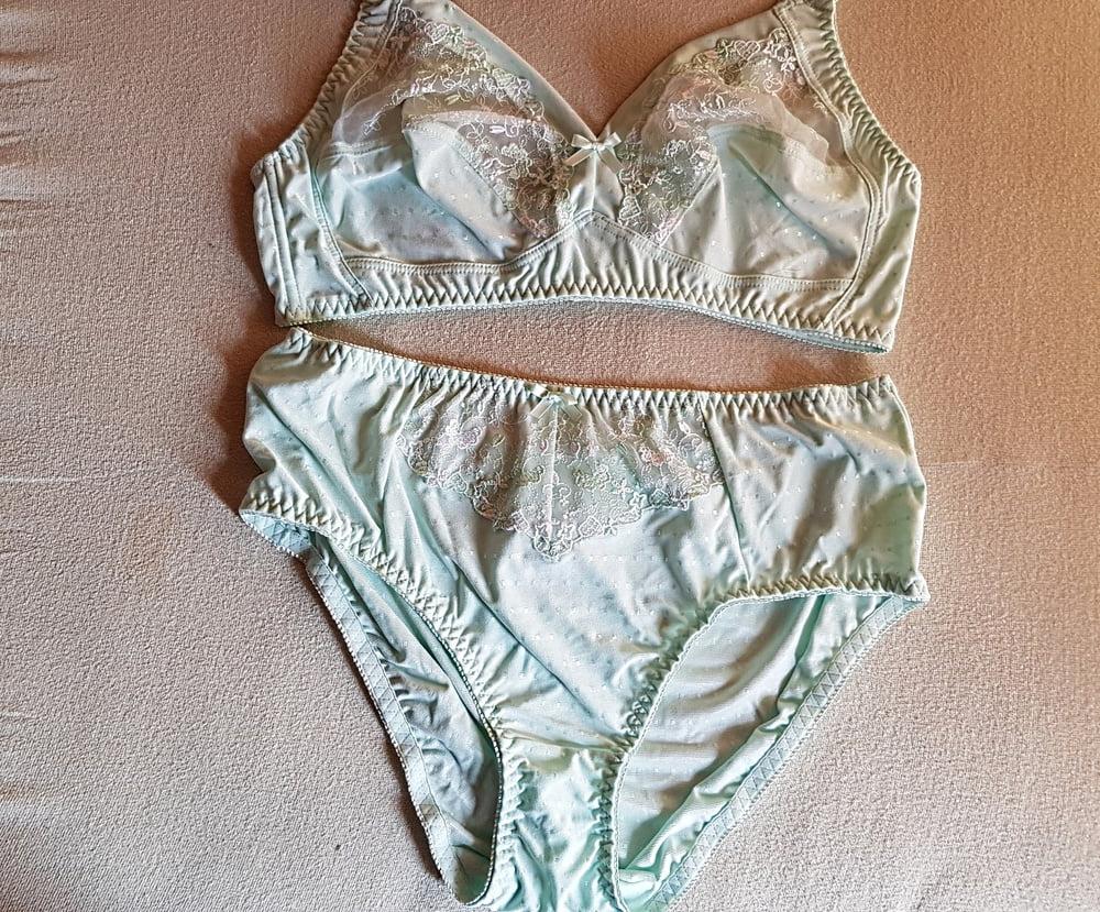22P Kim's new underwear