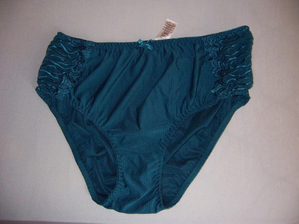 22P Kim's new underwear