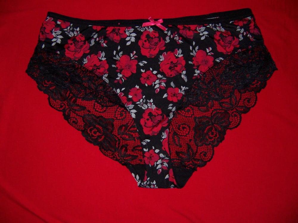 22P Kim's new underwear