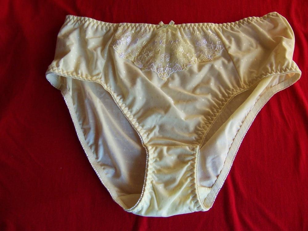 22P Kim's new underwear