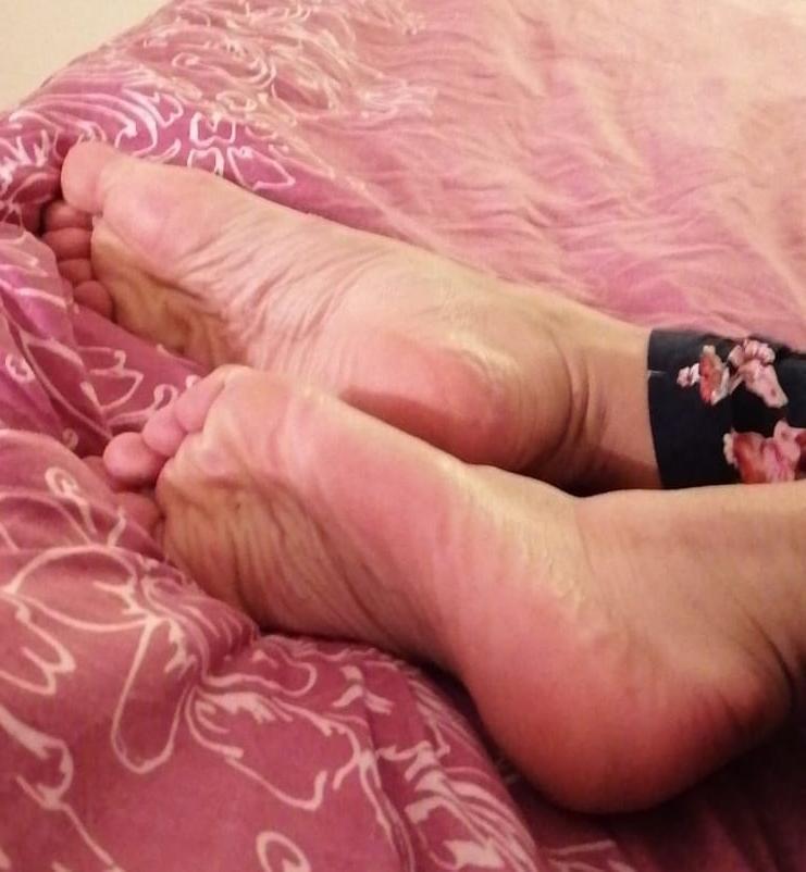 17P Friend's gorgeous soles