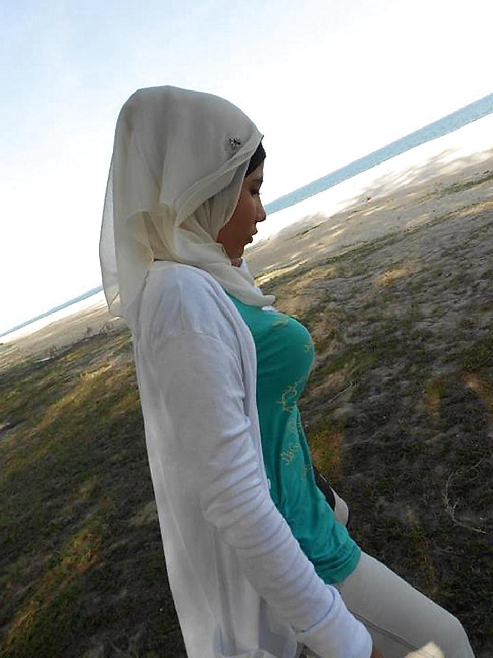 8P Busty arab turkish girls