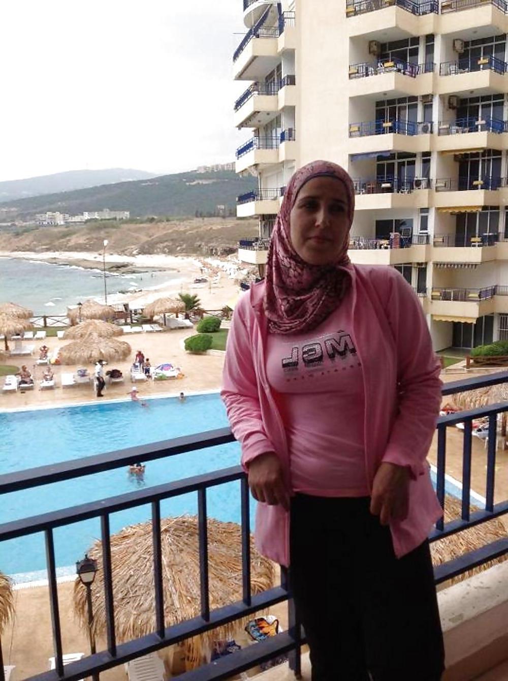 8P Busty arab turkish girls