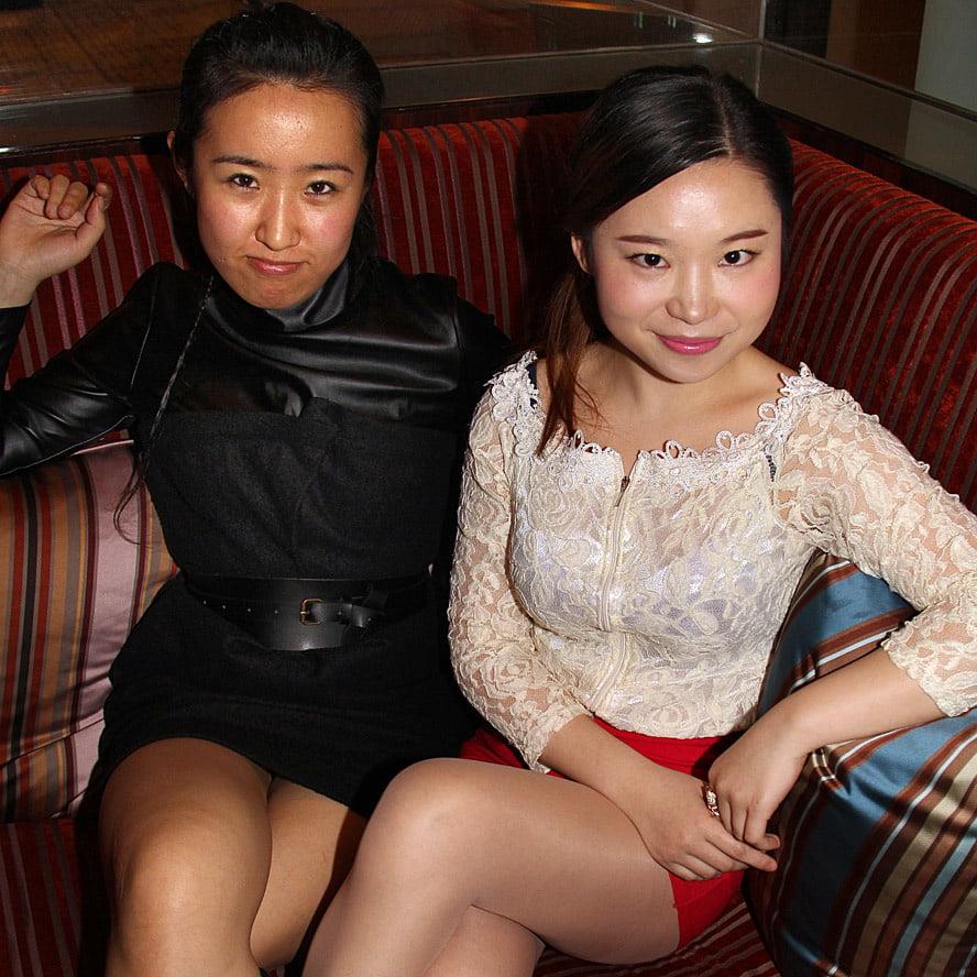 24P Korean Party Sluts in Pantyhose 02