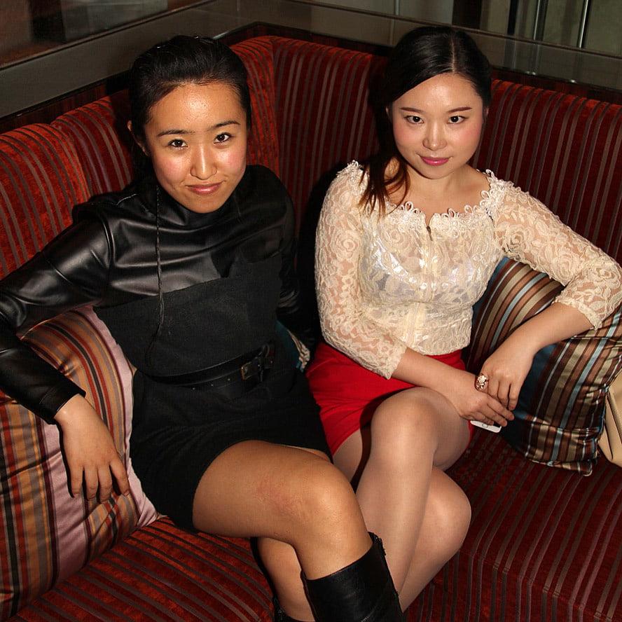 24P Korean Party Sluts in Pantyhose 02