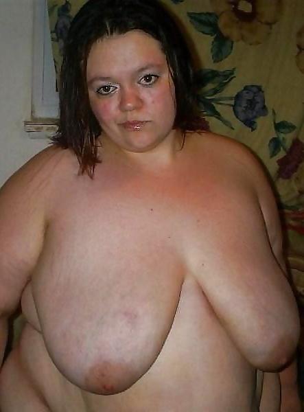 19P Busty women 272 (Bbw with saggy tits)