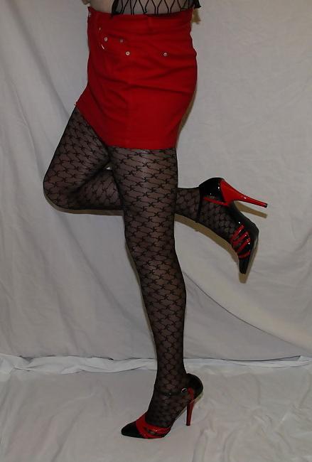 8P Red Black