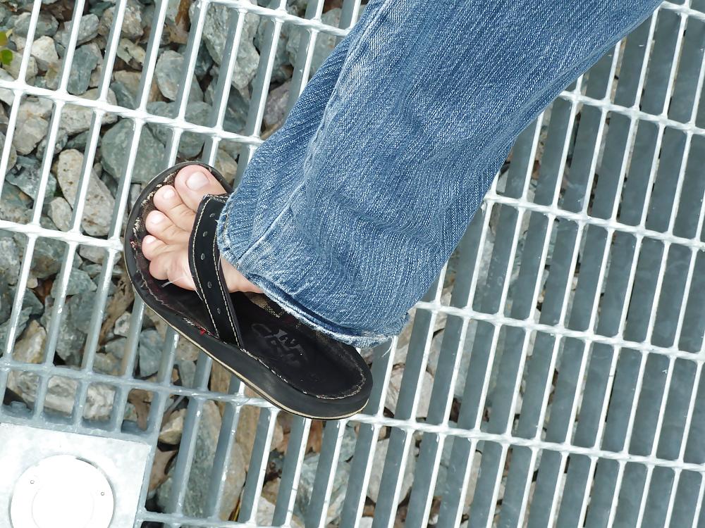19P Sexy feet and toes