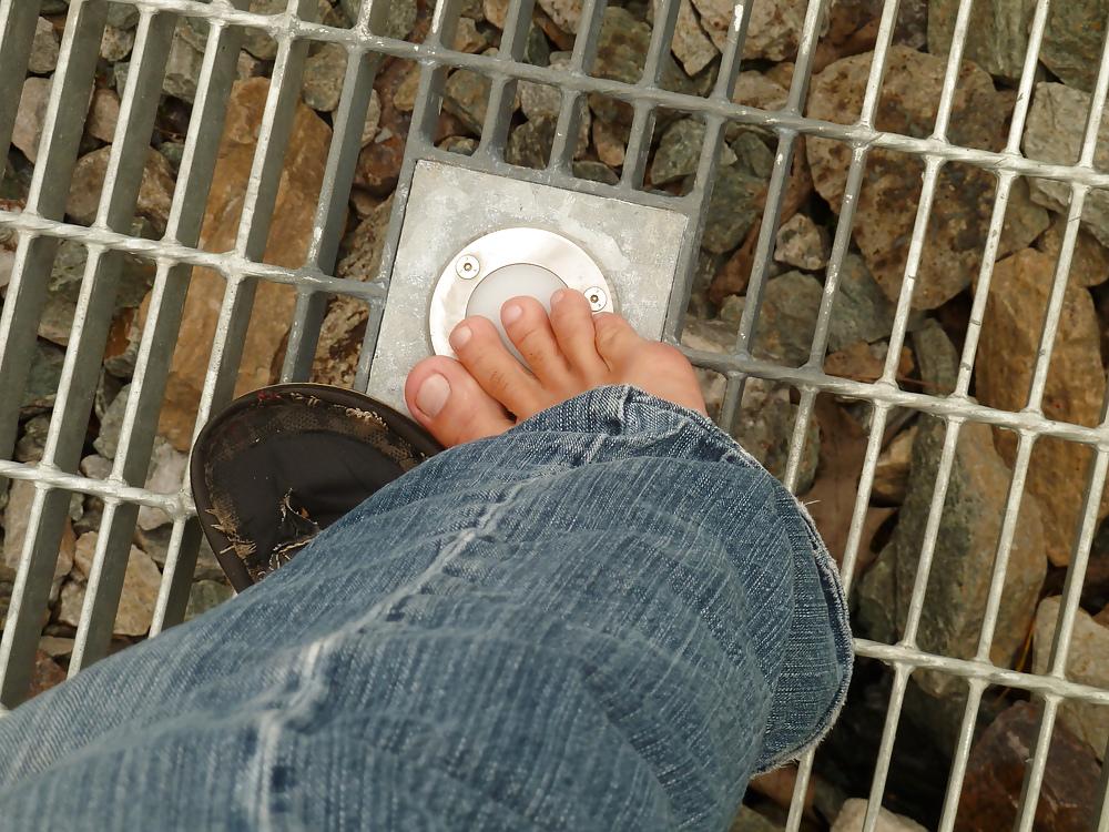 19P Sexy feet and toes