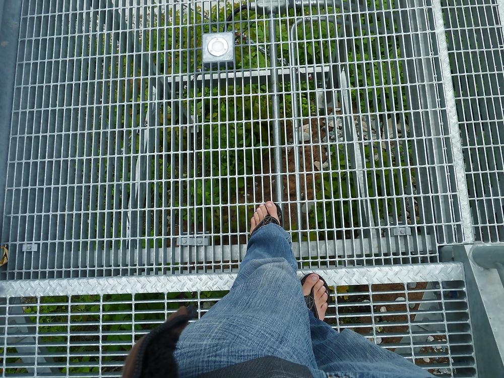 19P Sexy feet and toes