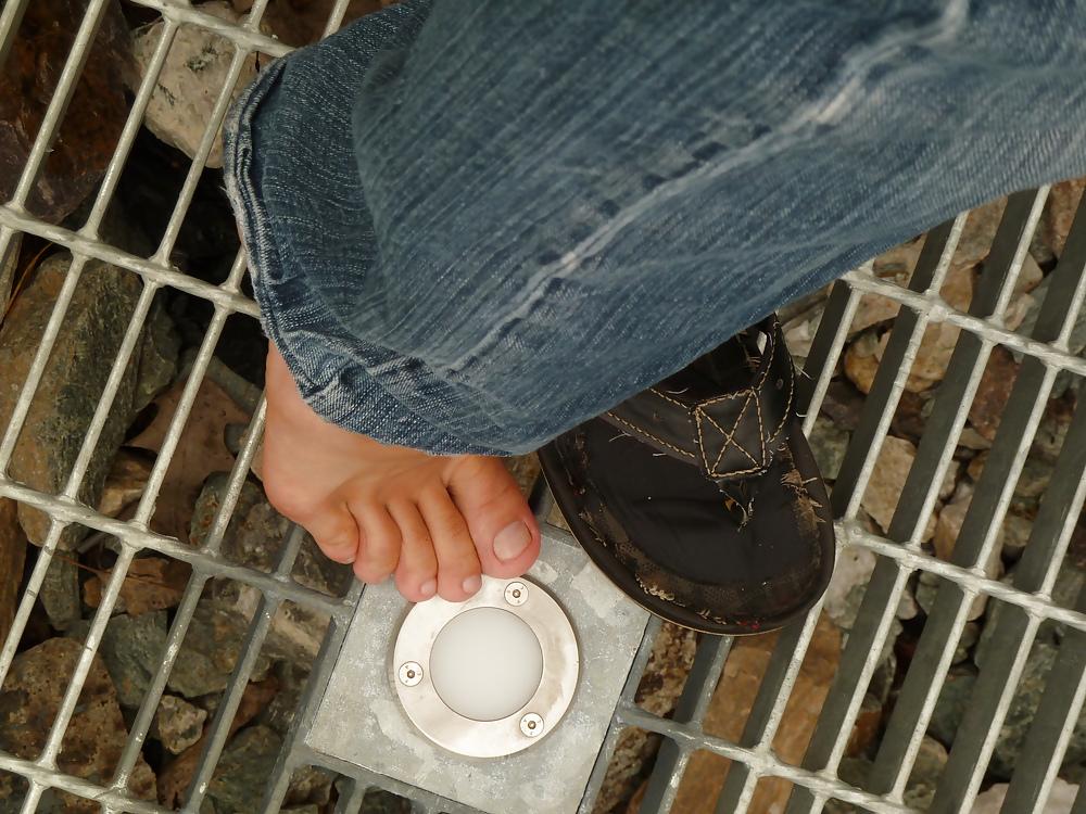 19P Sexy feet and toes