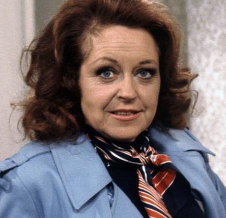 15P Retro MILF