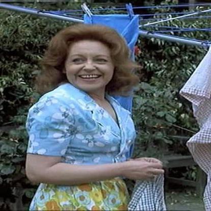 15P Retro MILF