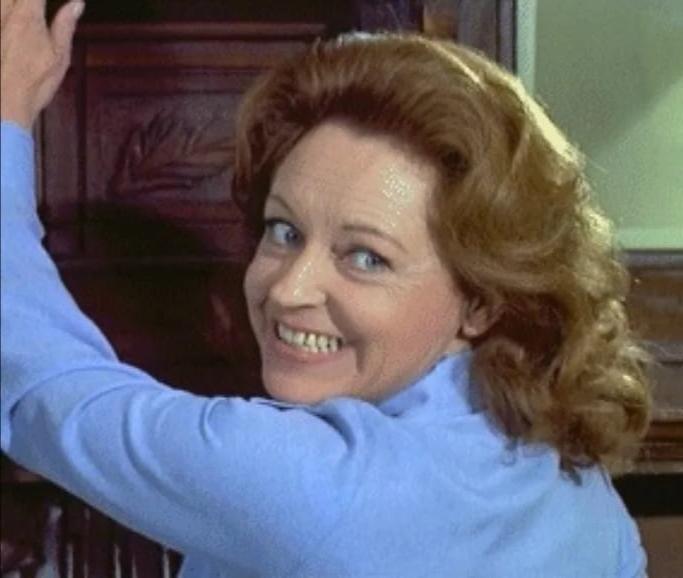 15P Retro MILF