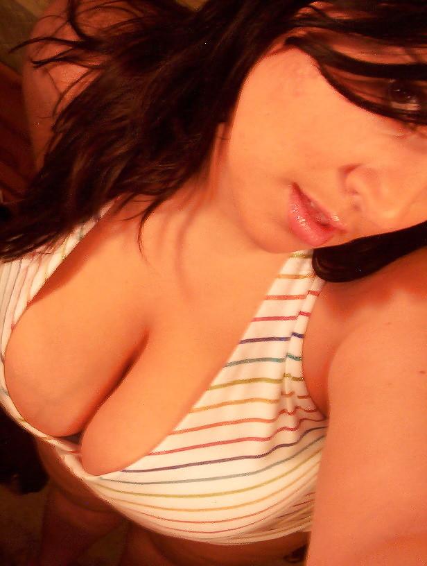 25P Teenie Cleavage Queens