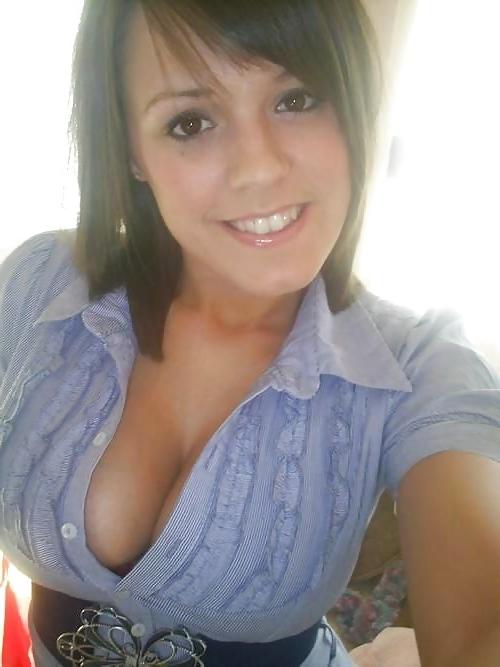 25P Teenie Cleavage Queens
