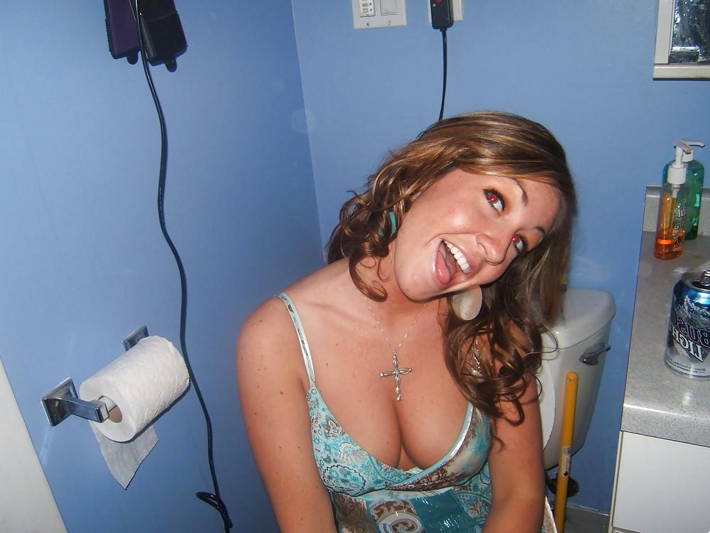 25P Teenie Cleavage Queens