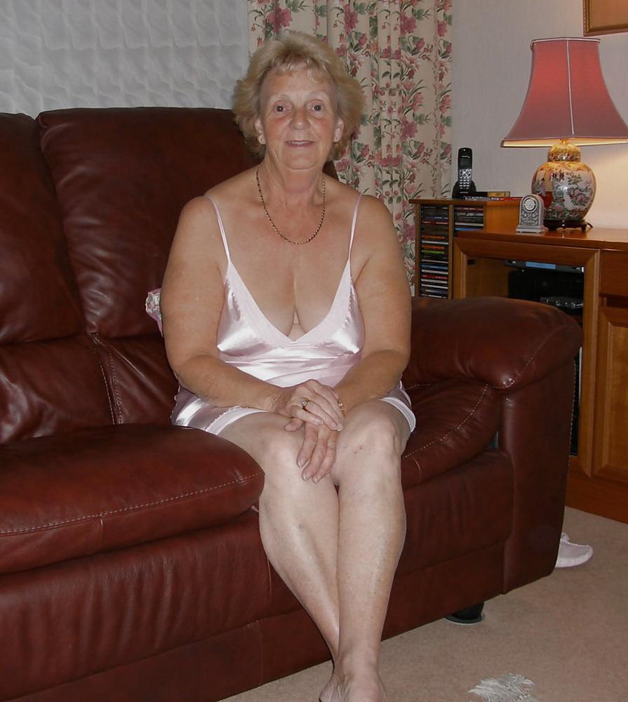 16P Grandma (Coroa gostosa)
