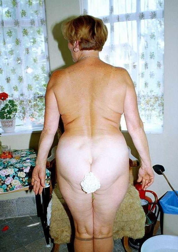 25P Sexy Grandma