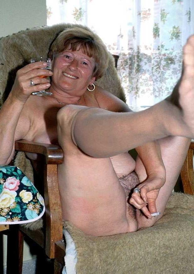 25P Sexy Grandma