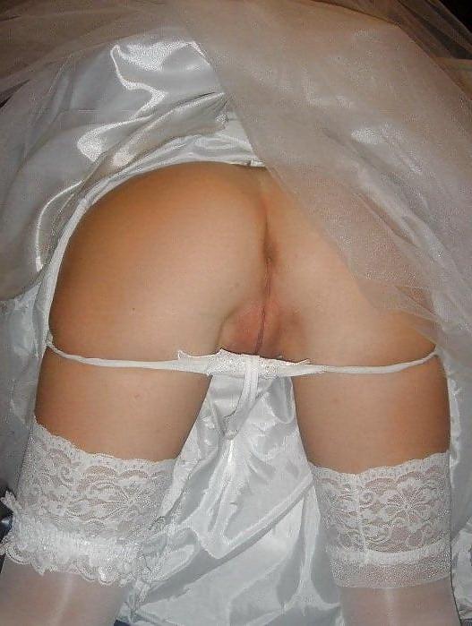 25P NAUGHTY BRIDES 9