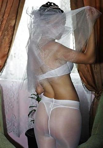 25P NAUGHTY BRIDES 9