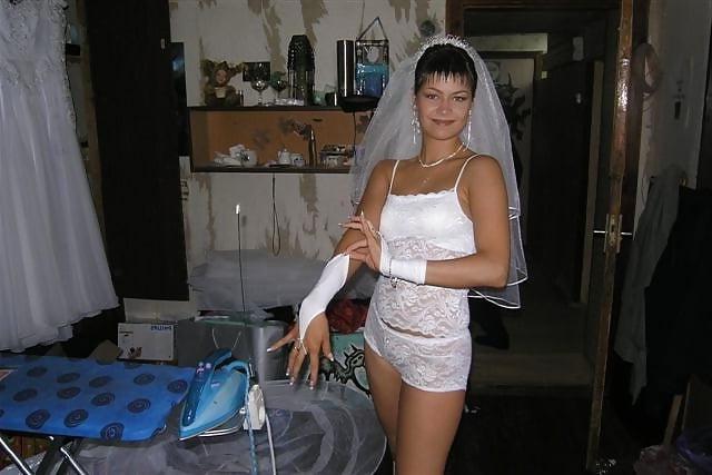 25P NAUGHTY BRIDES 9