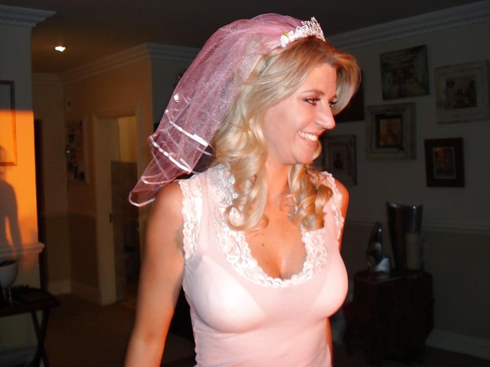 25P NAUGHTY BRIDES 9