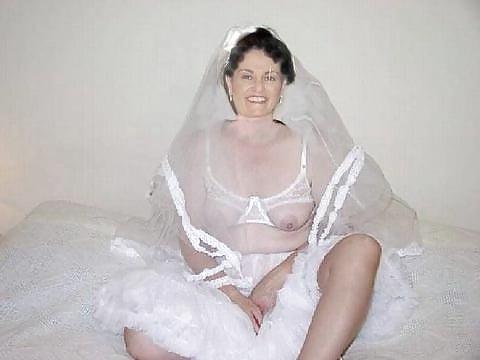 25P NAUGHTY BRIDES 9