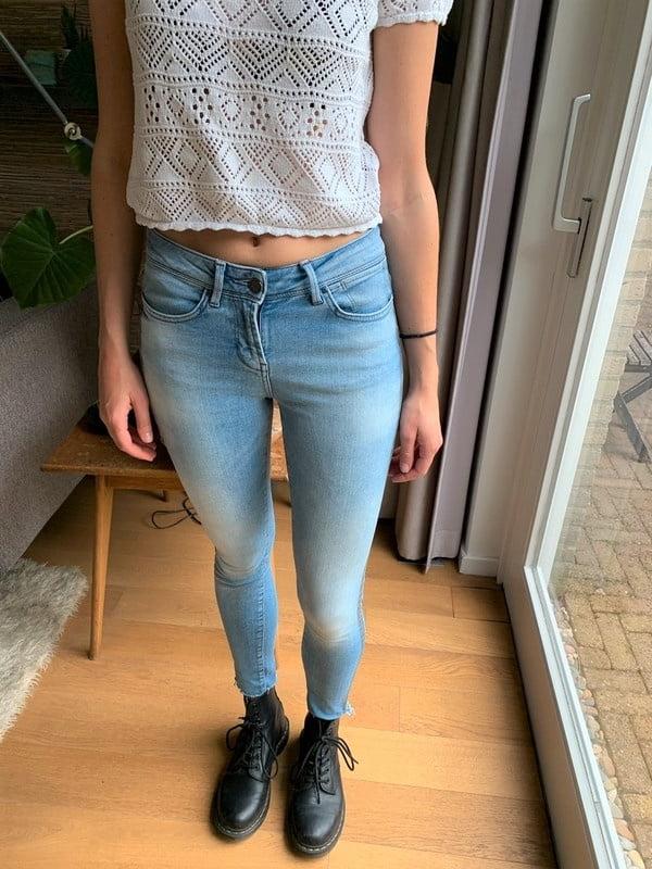 25P Feeding my Jeans Fetish 2....
