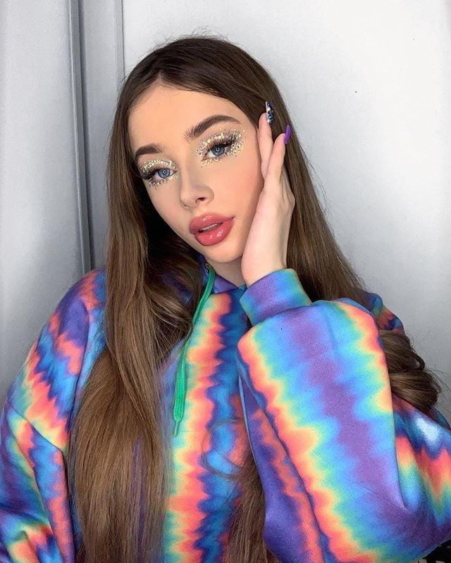 25P Makeup fetish 69