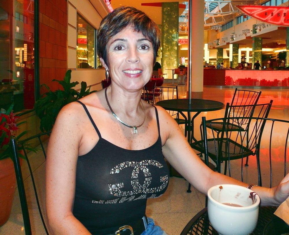 25P Gorgeous and Mature Ladies 8